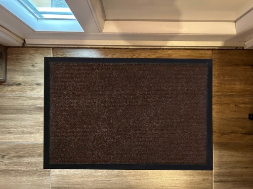 ROHOŽKA NA DVERE 40 x 60 cm Protišmyková vnútorná guma. a vonku: Brązowa