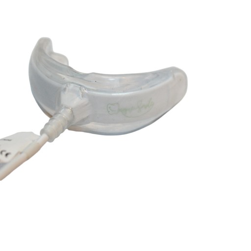 Prístroj na bielenie zubov s microUSB LED lampou