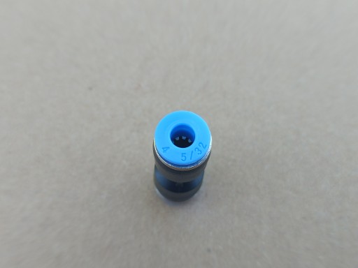 Pneumatický zásuvný priamy konektor fi 4 mm rovný konektor plastový PU 4