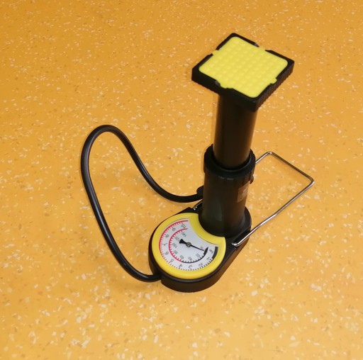 Nožná pumpa na dofukovanie kolies minibicykla, autíčka, hroty WMC TOOLS