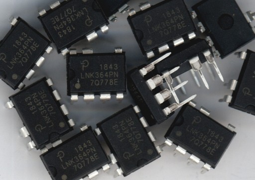LNK364PN DIL8/7 PIN IC