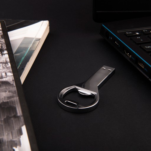 Kovový otvárač Pendrive 2 GB + gravírovanie