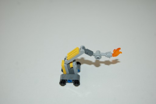 LEGO SUPER HEROES IRON MAN ROBOT DUMB (10g) v2