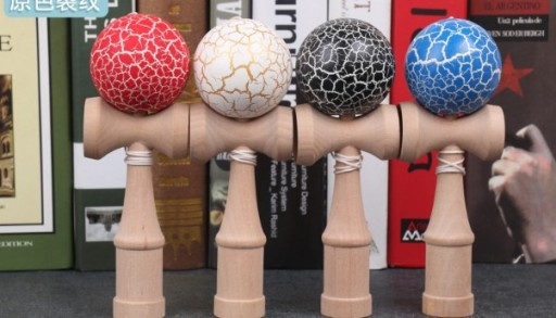 KENDAMA JAPONSKÁ DREVENÁ ZRUČNOSTNÁ HRA