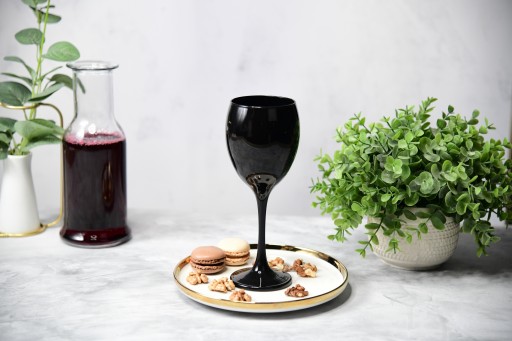 Pohár na víno ČIERNA 300 ml, ELEGANTNÁ, KRÁSNA