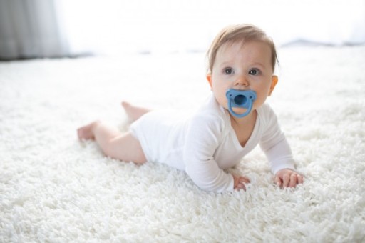 PS11008 DR BROWN'S UKLIDŇUJÚCI cumlík silikónové hryzátko 0+ HappyPaci