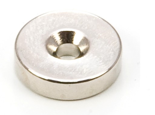 SILNÝ NEODYMOVÝ MAGNET 20x5 mm S OTVOROM 7,5/4,5 mm NA SKRUTKU 4 KUSY