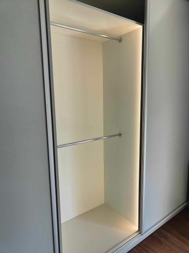 Rúrková šatňa do šatníka, 1 m + 2 chrómové rozety