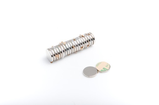 Neodymový magnet MW 17x2 N38 s lepidlom 3M 10 ks.