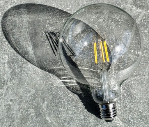 VEĽKÁ LED ŽIAROVKA FILAMENTOVÁ LED EDISON RETRO 8W E27 G125 NEUTRÁLNA FARBA