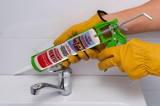 Univerzálny, bezfarebný, flexibilný silikón vo veľkej Wkręt-Met 310 ml tube