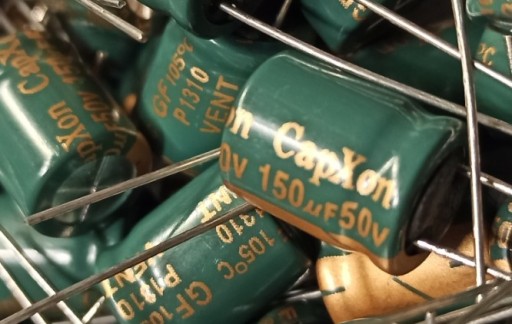 Kondenzátor 150uF 50V 10x15mm CapXon Gold