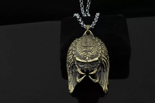 Náhrdelník s príveskom Szwarceneger Predator Hunter