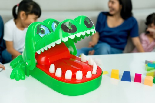 ZRUČNOSTNÁ HRA krokodíl kajman u zubára pre deti, edukačná rodinná hra