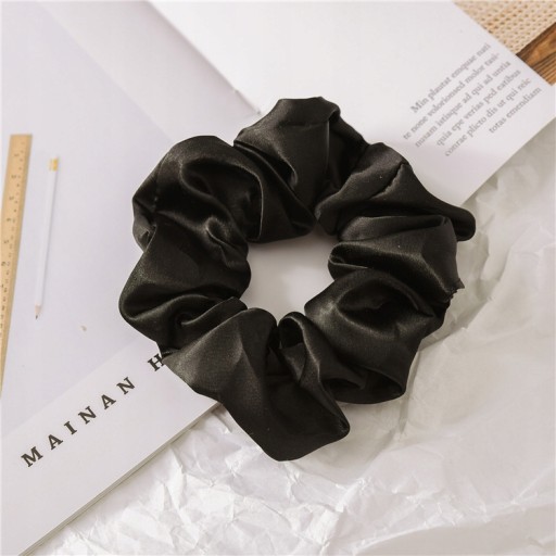 RUB NA VLASY SCRUNCHIE, SATÉN, ČIERNA