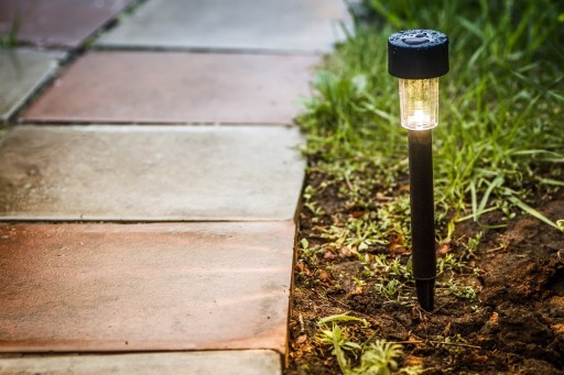 4x LED SOLAR záhradné svietidlo, NAJAZDENÉ POŠTOU