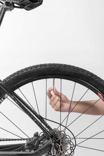 SILNÁ MINI TELESKOPICKÁ PUMPA NA BICYKEL NA RÁM