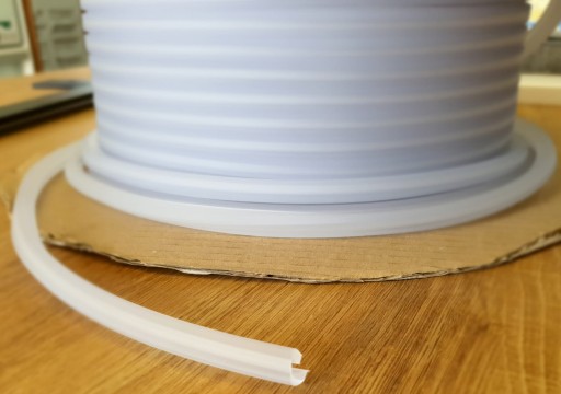 4 MM TESNENIE PRE SKLENENÉ ZRKADLO POSUVNÝCH DVERÍ