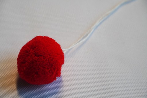 MG Pompon 4,5 cm Lopta 100% akryl ČERVENÁ