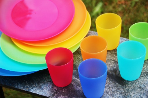 250 ml nerozbitný, opakovane použiteľný biely plastový pohár