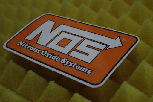 NITRO NÁLEPKA NOS 9,1 x 5,1 cm