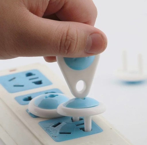 6x UZAMYKACÍ ZÁSTRČKA PRE KONTAKTNÉ ZÁSUVKY BEZ PIN