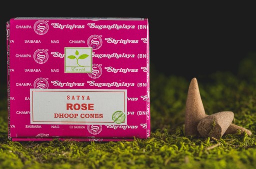 Satya vonné tyčinky 12 ks - Rose