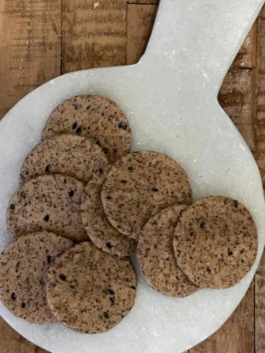 SCHRÁNKY SO SEZAMOM A PAPRIMOU 100g