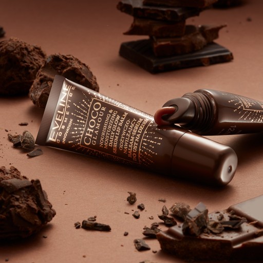 Eveline Cosmetics Choco Glamour vyživujúce a hydratačné balzamové sérum na pery