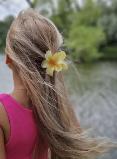 Spona, spona do vlasov, veľký kvet, boho kvet, havajský, biely
