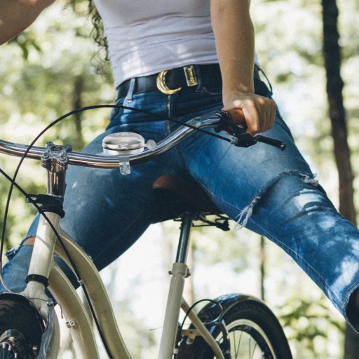 HLASITÝ TRADIČNÝ STRIEBORNÝ KOVOVÝ ZVON NA BICYKEL