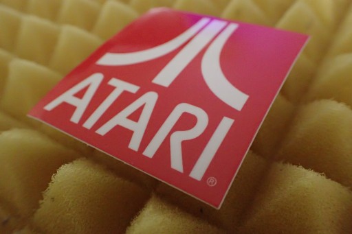 NÁLEPKA ATARI NÁLEPKA 5 x 5,5 cm