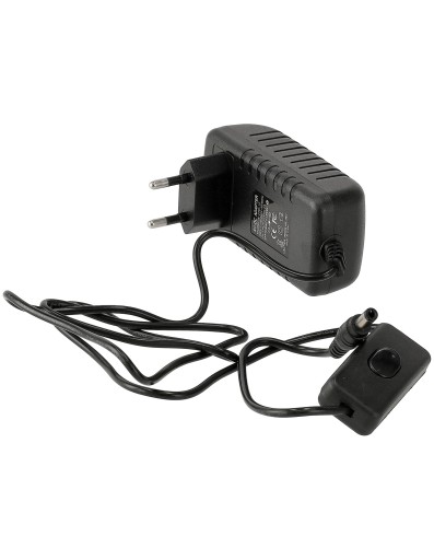 Zásuvný LED zdroj 2A 24W 12V s vypínačom