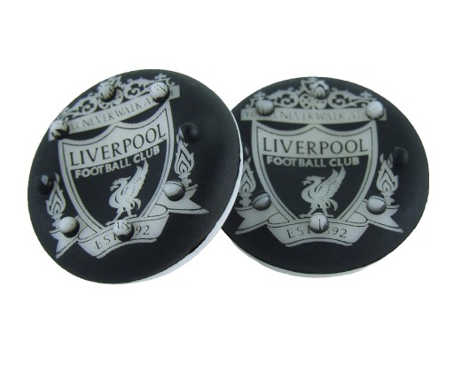 2x FIFA FUTBAL LIVERPOOL GUMY Biele