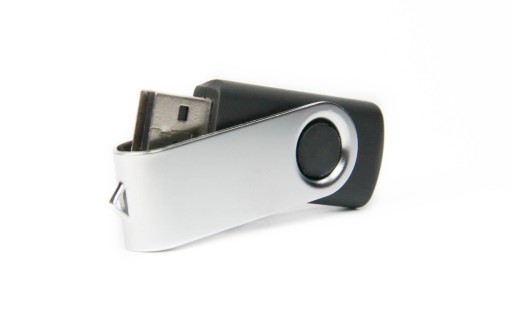 PENDRIVE USB MEMORY 64GB USB 2.0 rôzne farby