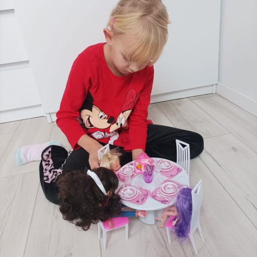 Domček pre bábiky Nábytok Veľký set stoličiek do jedálne 43 kusov