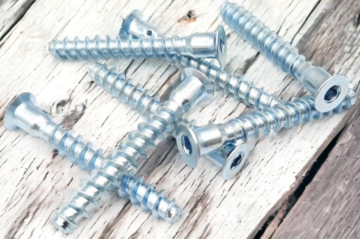 Potvrdzovacia imbusová skrutka 7 x 40 mm potvrdzovacie skrutky na nábytok 20 ks.
