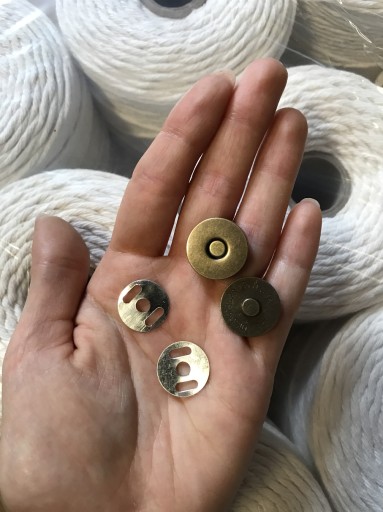 MAGNETICKÉ UZAVORENIE NA TAŠKU SILNÝ MAGNET 18 mm