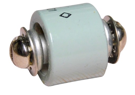 Keramický kondenzátor 3,3pF 6kV 5kWar K15U 1 P100