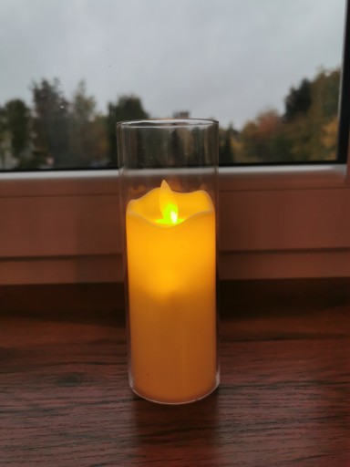 LED ELEKTRICKÁ SVIEČKA Zlatý plameň 12,5 cm