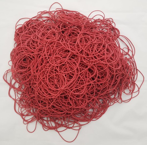 Silné červené gumičky 50x1,5x1,5mm 1kg