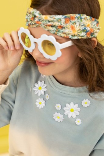 Párty okuliare DAISY biele NA JARNÚ narodeninovú oslavu