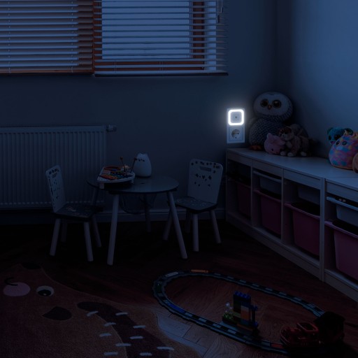 LED nočná lampa pre kontaktný senzor súmraku