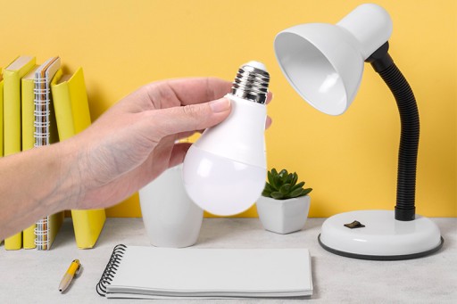 INTELIGENTNÁ CHYTRÁ LED ŽIAROVKA, STMIEVATEĽNÁ, NASTAVITEĽNÁ, NEUTRÁLNA E27 10W