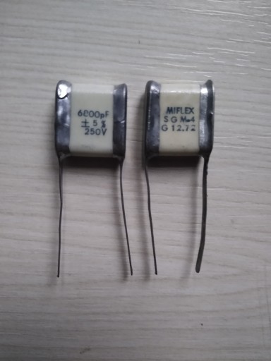 KONDENZÁTOR 6,8nF 250V 5% SILVER MICA SGM-4 set=3