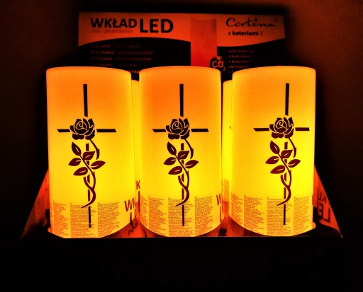 KRÍŽOVÁ VLOŽKA S EFEKTOM PLAMEŇA pre LED sviečky GRANES BATÉRIA TEPLÁ BIELA