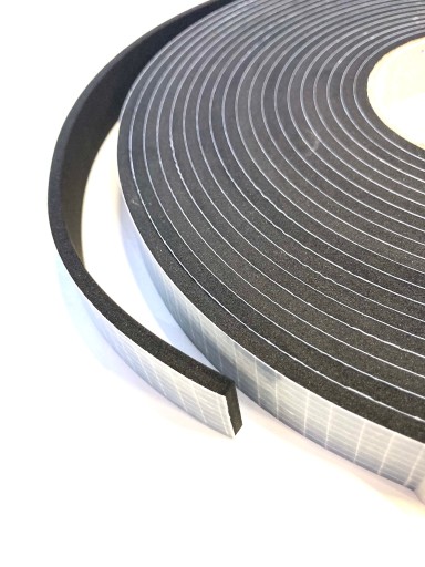 EPDM samolepiace tesnenie 4mm x 20mm x 10m