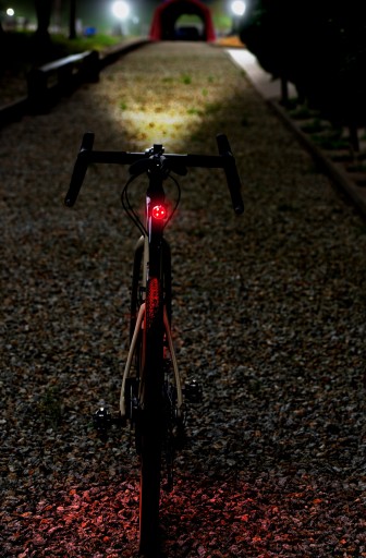 LED ZADNÁ BICYKLE LAMPA USB zadná + BATÉRIA