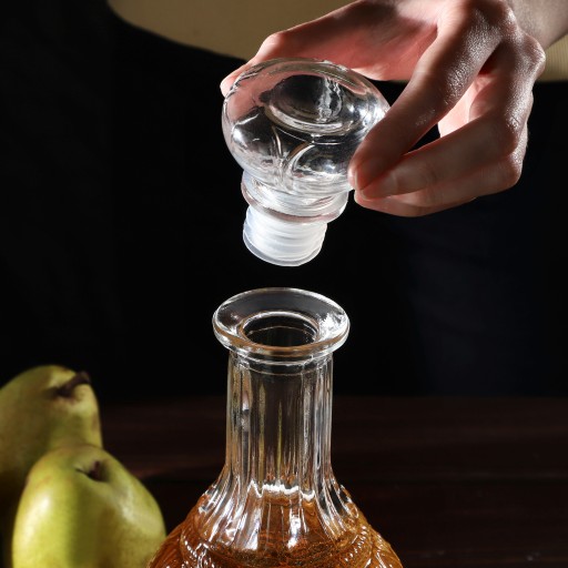 KARAFA NA VODU KRYŠTÁLOVÁ WHISKY 1L SKLENENÁ FĽAŠA S KORKOM