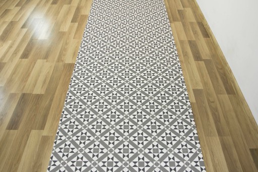 1m PVC KOBEREC MOZAIKA SIVÁ TROJUHOLNÍKOVÉ DLAŽBY